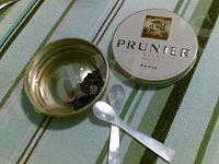 https://upload.wikimedia.org/wikipedia/commons/thumb/e/e2/Prunier_Caviar_Paris_%28non-wild_Siberian_Sturgeon%29.JPG/200px-Prunier_Caviar_Paris_%28non-wild_Siberian_Sturgeon%29.JPG
