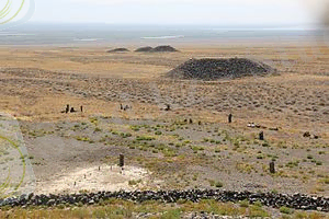 https://upload.wikimedia.org/wikipedia/commons/thumb/3/30/Besshatyr.jpg/300px-Besshatyr.jpg