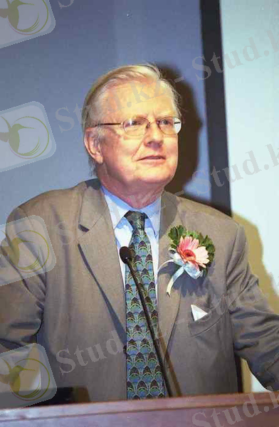 45951709_Sir_James_Mirrlees.jpg