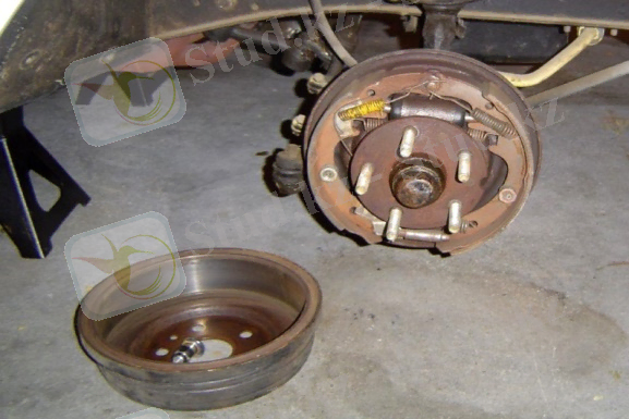 C:\Users\Azia\Downloads\1963½_Ford_Falcon_Sprint_Front_Drum_02.jpg