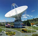 https://upload.wikimedia.org/wikipedia/commons/thumb/d/de/Canberra_Deep_Dish_Communications_Complex_-_GPN-2000-000502.jpg/150px-Canberra_Deep_Dish_Communications_Complex_-_GPN-2000-000502.jpg